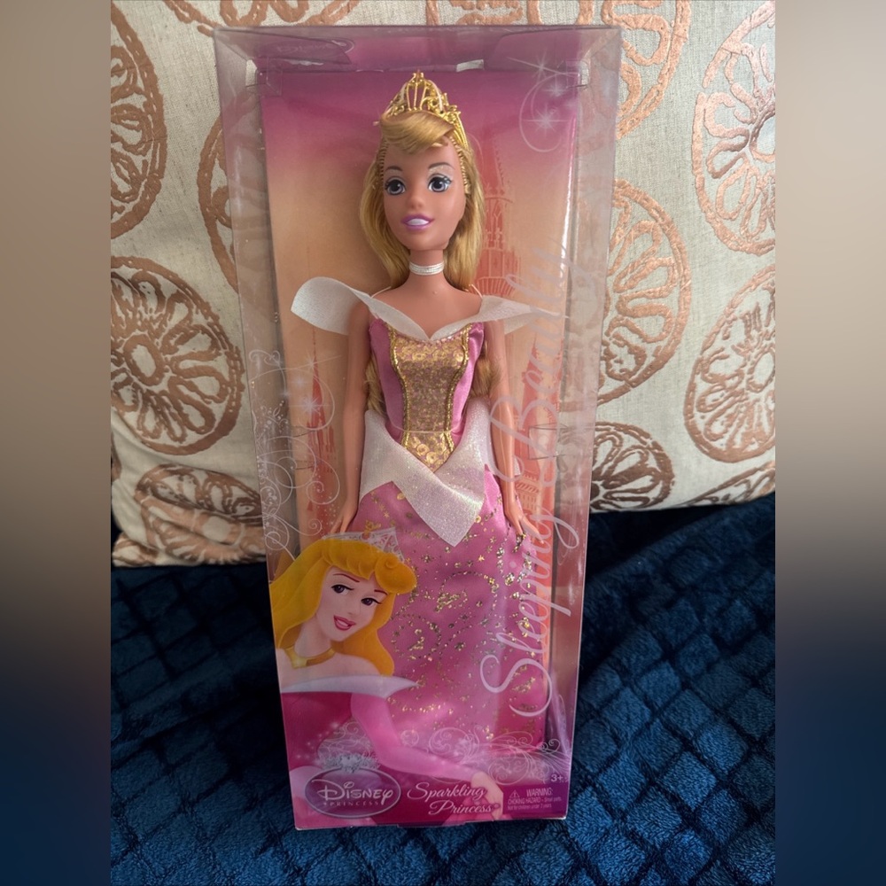 New 2009 Disney Sparkling Princess Sleeping Beauty Doll New In Unopened Box